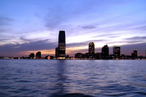 世界极限单板公益赛：运动与公益并行获好评，世界极限滑板大赛
